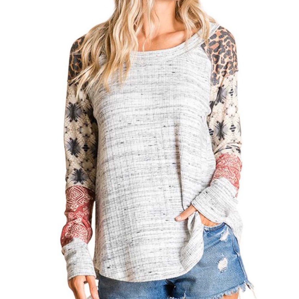 Raglan top with sleeve detail